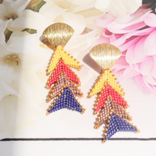 Aretes Miyuki. Diseño moderno. Hecho a mano.
